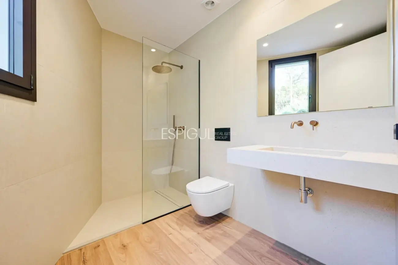 Exclusiva villa con vistas panorámicas al mar en Cim d’Aro.