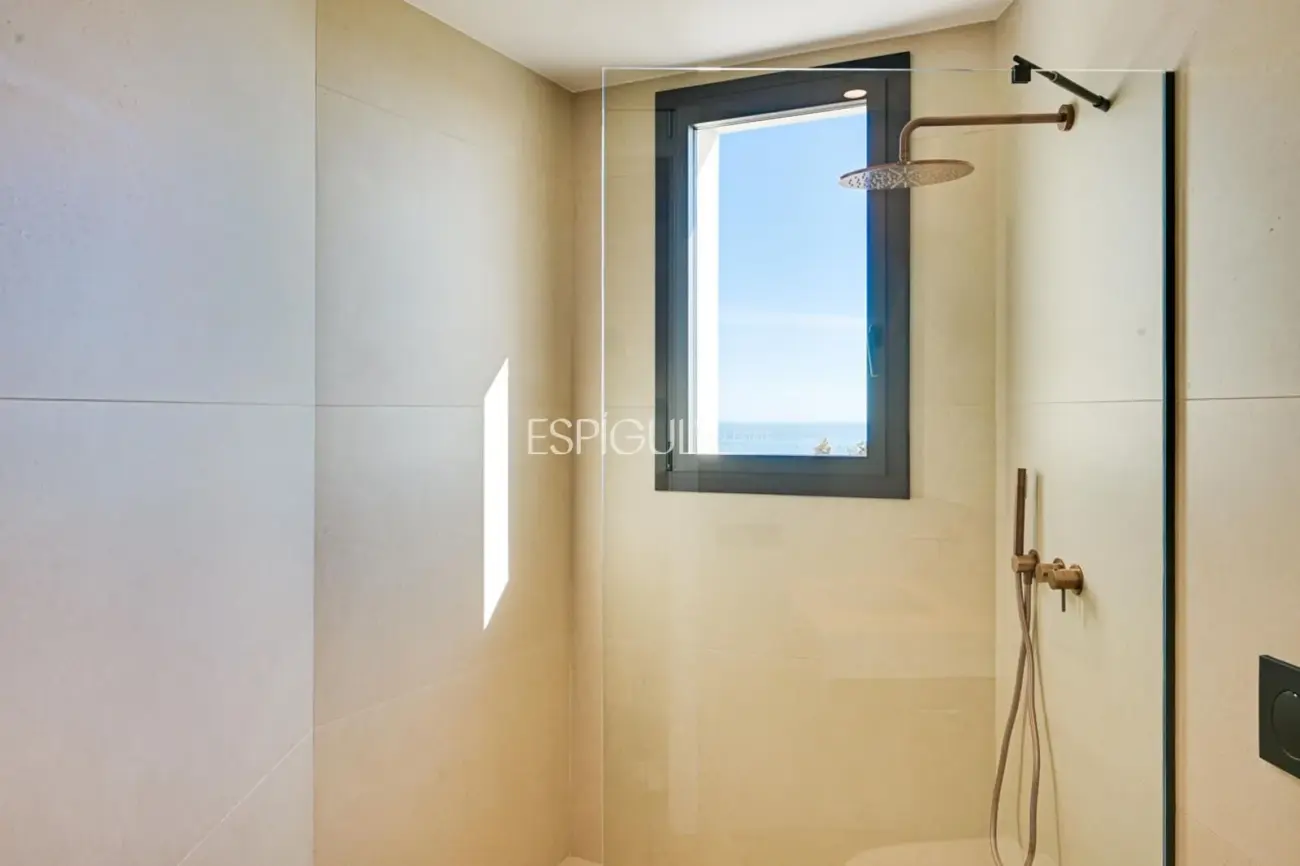 Exclusiva villa con vistas panorámicas al mar en Cim d’Aro.