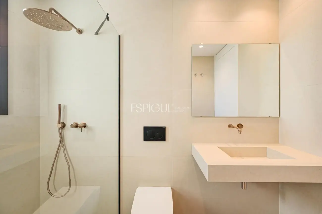 Exclusiva villa con vistas panorámicas al mar en Cim d’Aro.