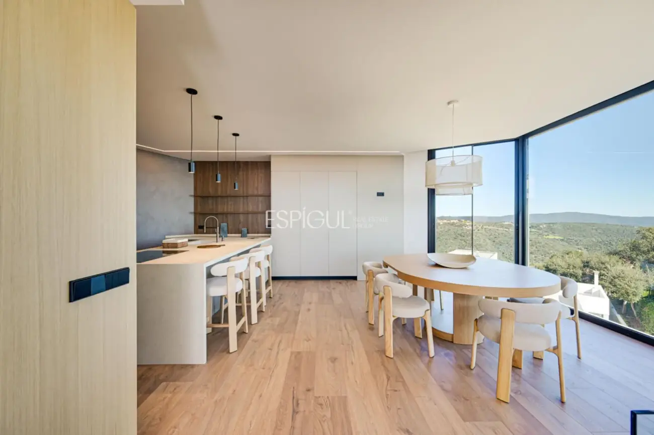 Exclusiva villa con vistas panorámicas al mar en Cim d’Aro.