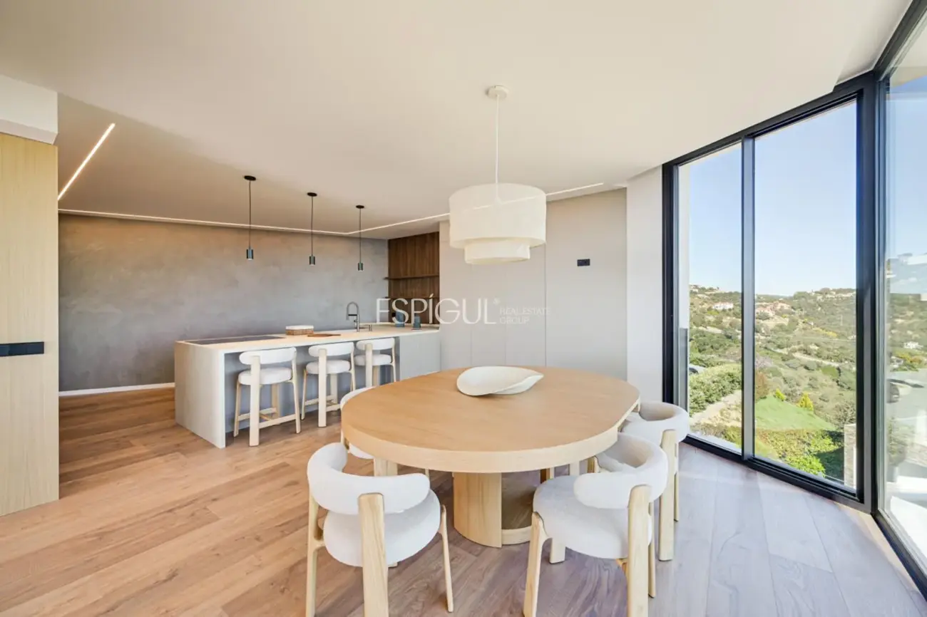 Exclusiva villa con vistas panorámicas al mar en Cim d’Aro.