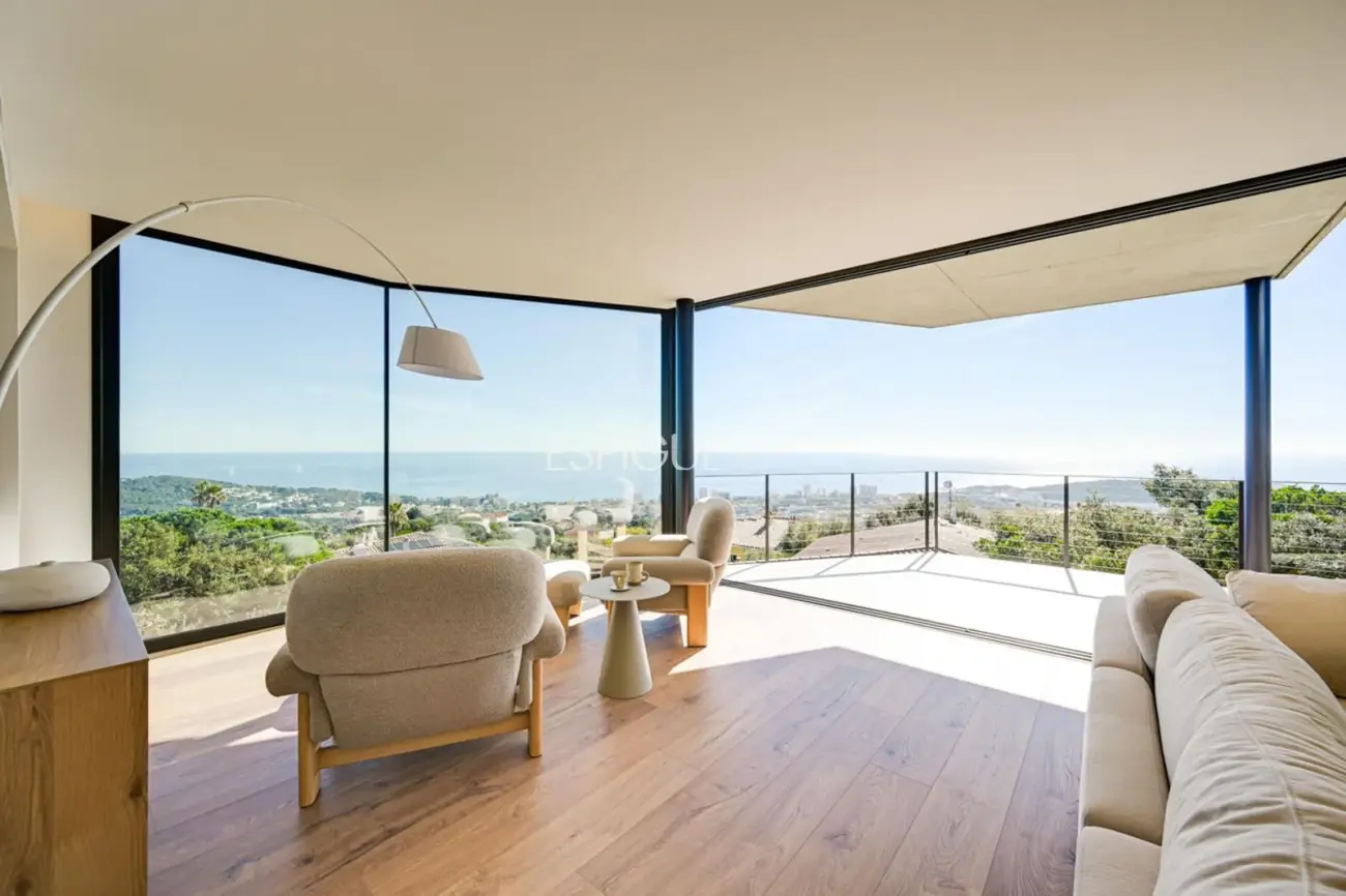 Exclusiva villa con vistas panorámicas al mar en Cim d’Aro.