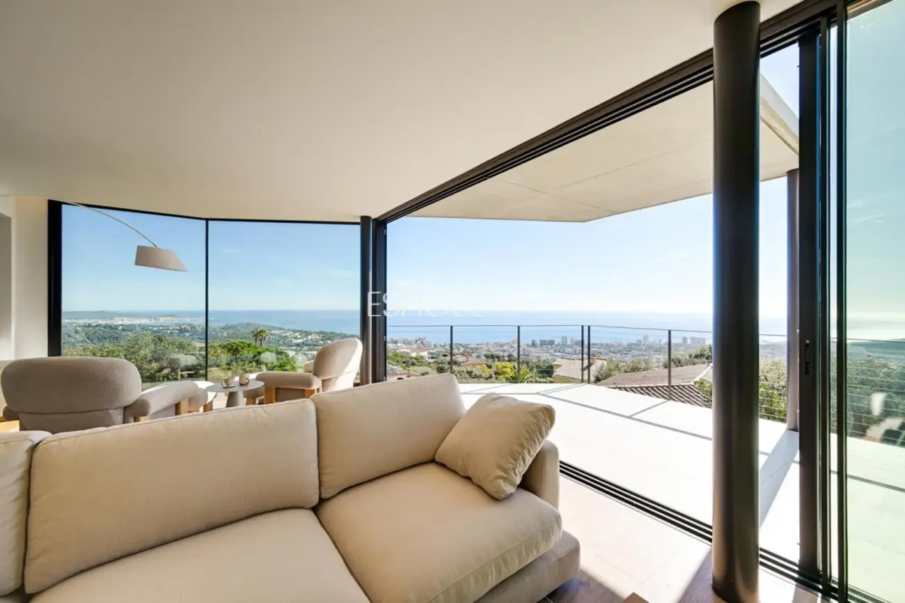 Exclusiva villa con vistas panorámicas al mar en Cim d’Aro.