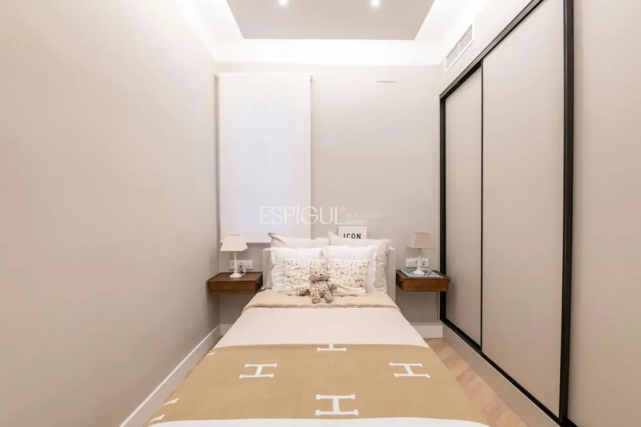 Exclusiva vivienda de 100m2 reformada en finca regia de l’Eixample