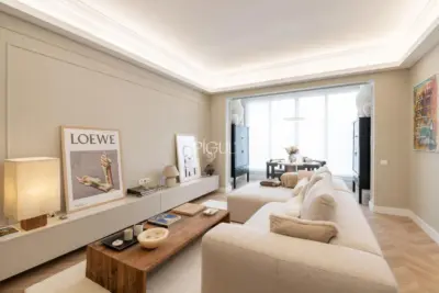 Exclusiva vivienda de 100m2 reformada en finca regia de l’Eixample