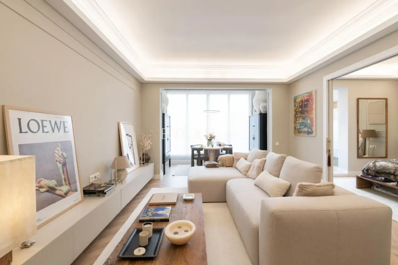 Exclusiva vivienda de 100m2 reformada en finca regia de l’Eixample