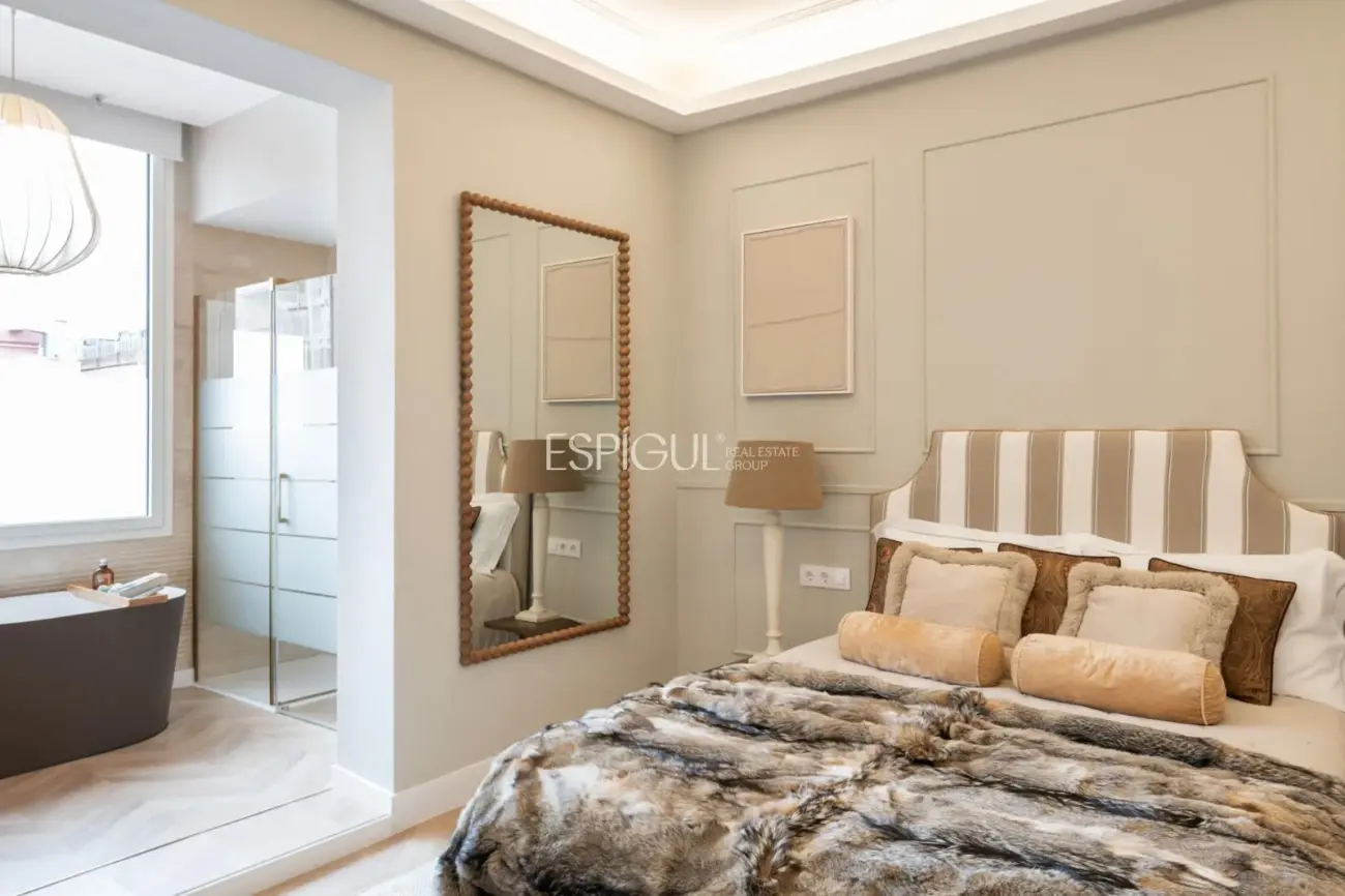 Exclusiva vivienda de 100m2 reformada en finca regia de l’Eixample