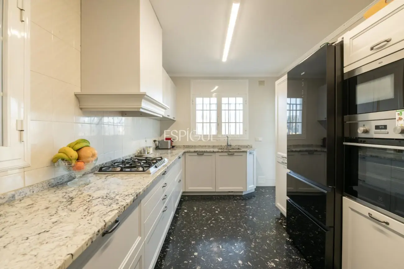 Hübsches, freistehendes Chalet mit Meerblick, 500 Meter vom Strand entfernt