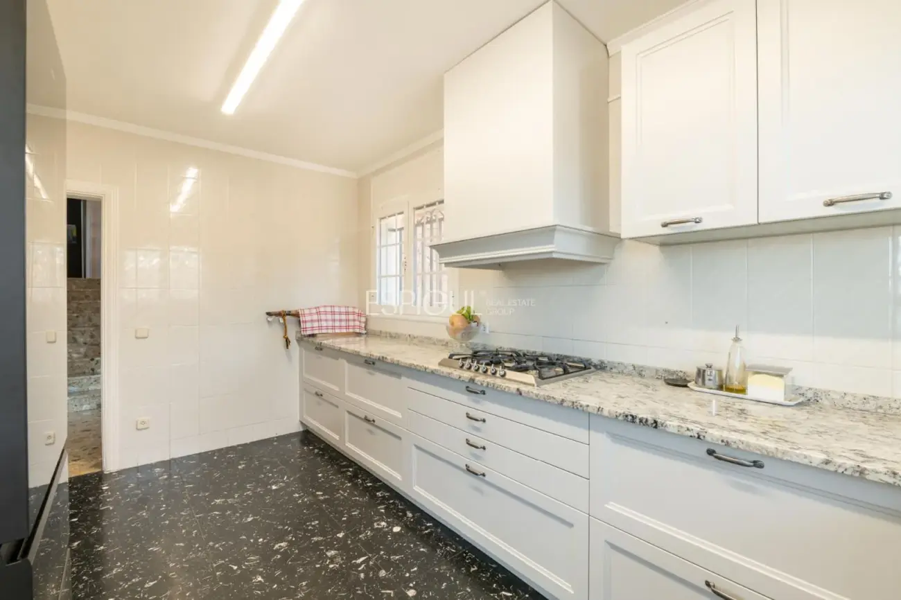 Hübsches, freistehendes Chalet mit Meerblick, 500 Meter vom Strand entfernt