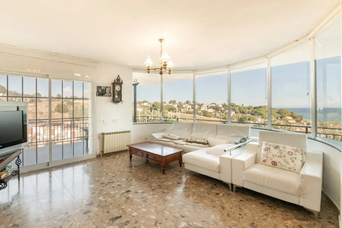 Hübsches, freistehendes Chalet mit Meerblick, 500 Meter vom Strand entfernt