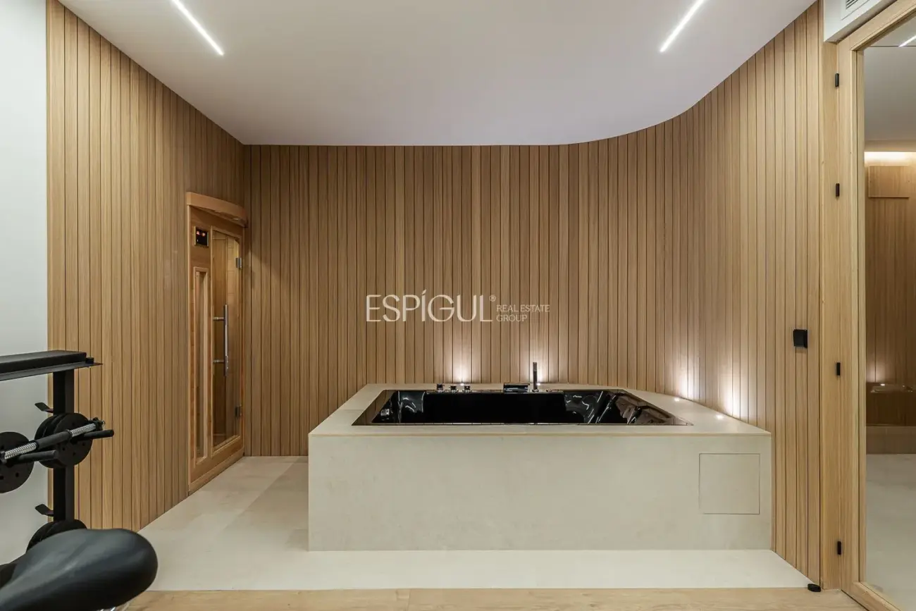 Exclusivo piso en venta reformado en Barrio Salamanca, Madrid.