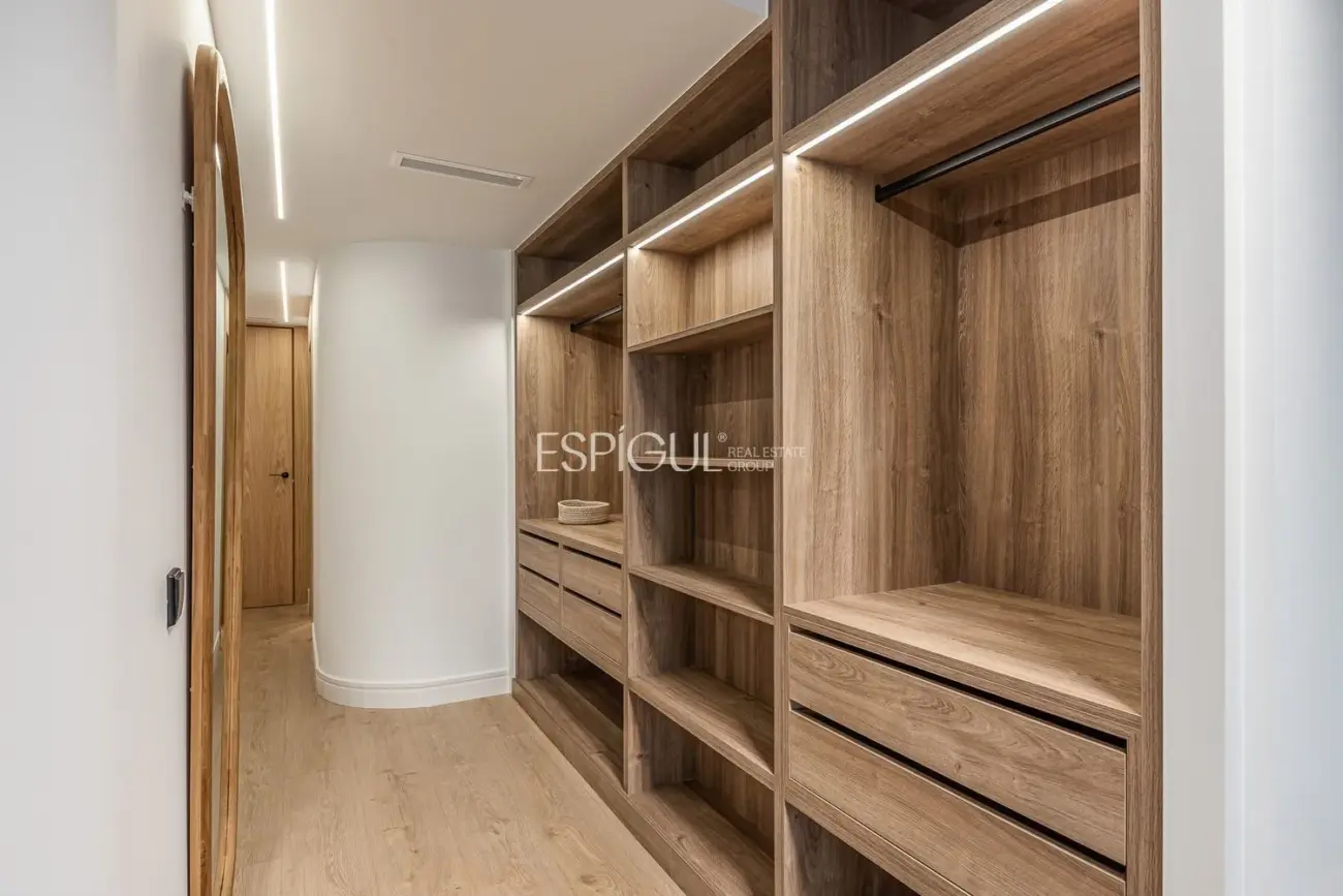 Exclusivo piso en venta reformado en Barrio Salamanca, Madrid.