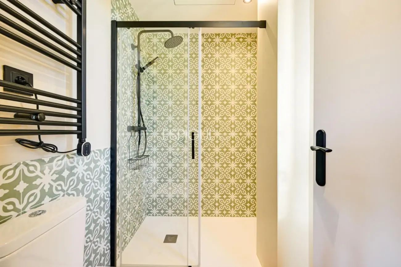 Masía de 857 m² en 35 ha con licencias vigentes