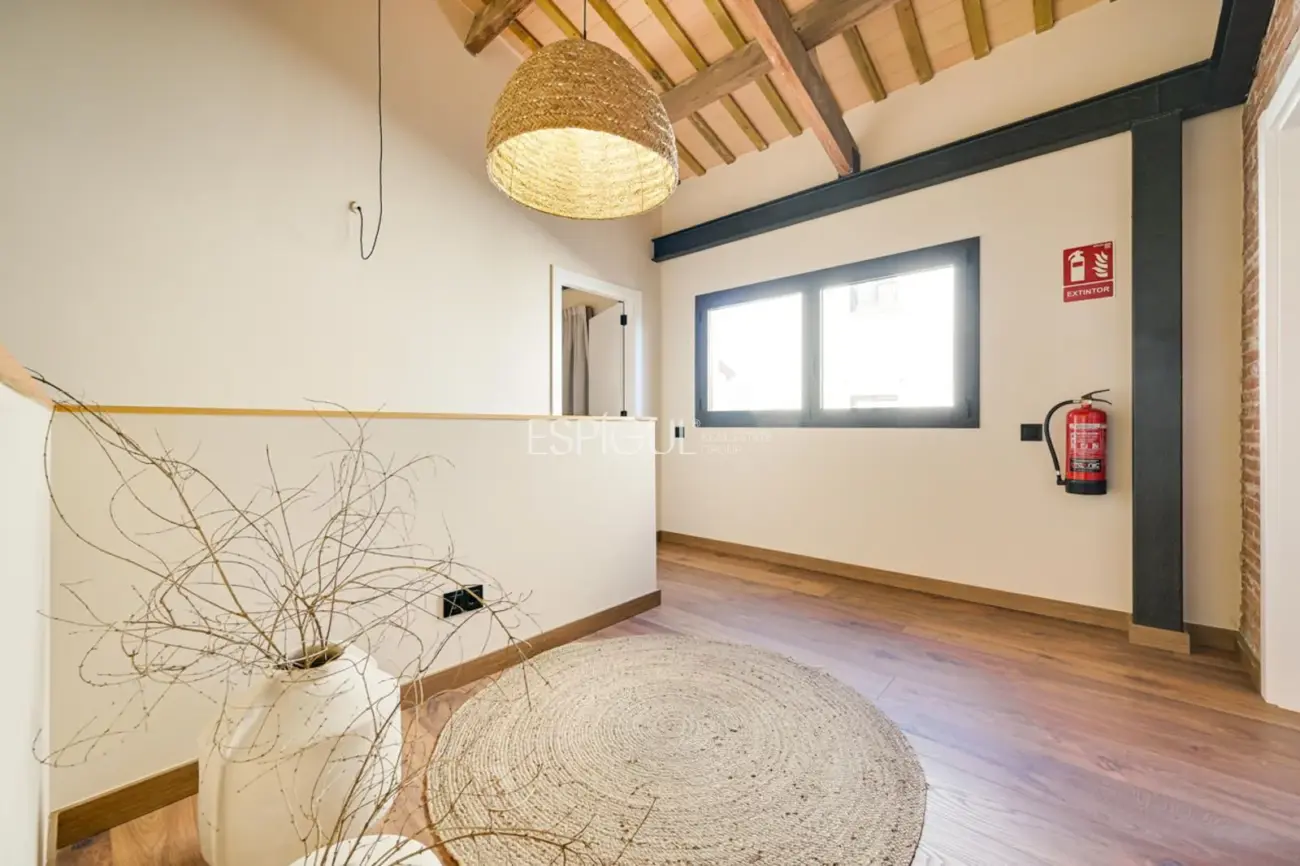 Masía de 857 m² en 35 ha con licencias vigentes