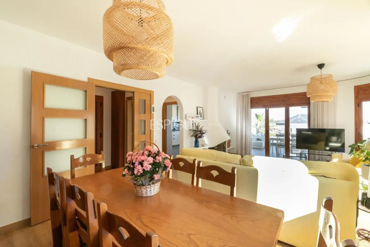 Exklusiver Aussichtspunkt in Arenys de Mar: Licht, Meer und Privatsphäre.