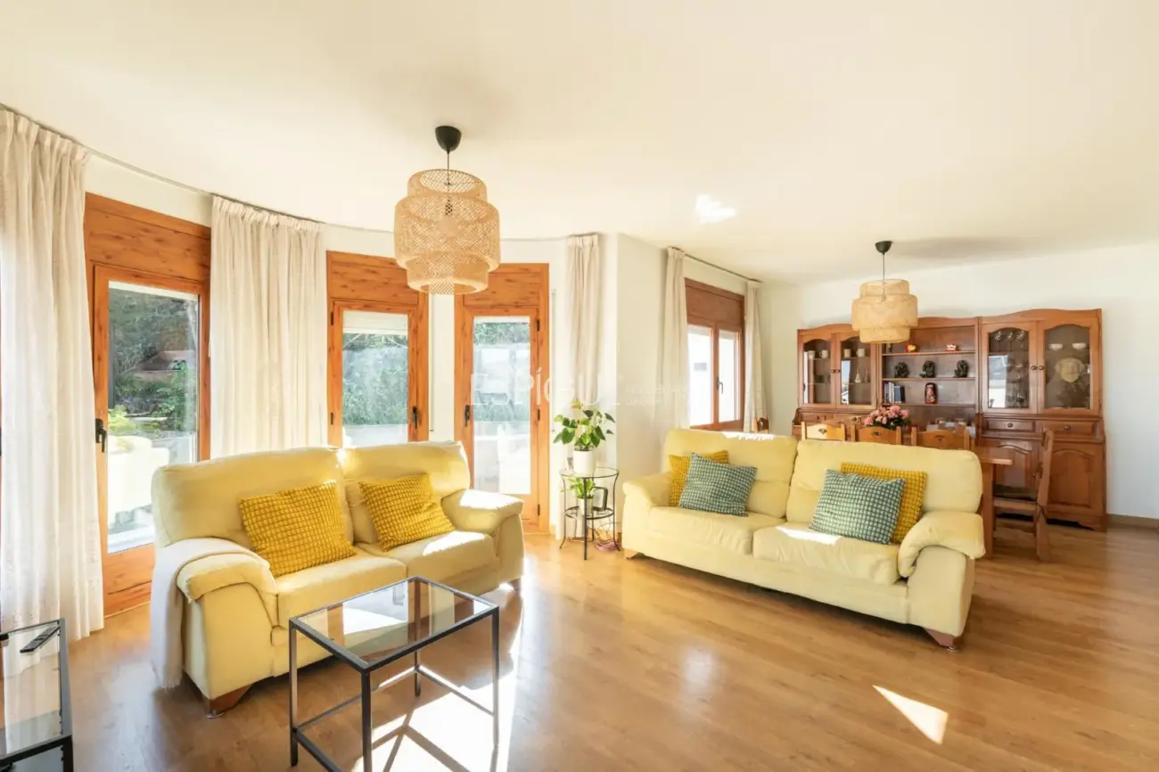 Exklusiver Aussichtspunkt in Arenys de Mar: Licht, Meer und Privatsphäre.