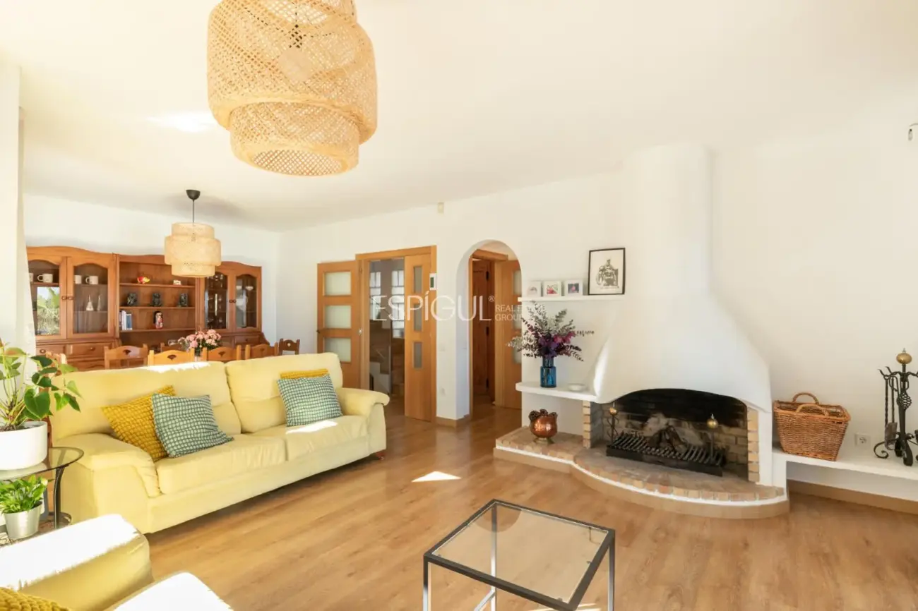 Exklusiver Aussichtspunkt in Arenys de Mar: Licht, Meer und Privatsphäre.