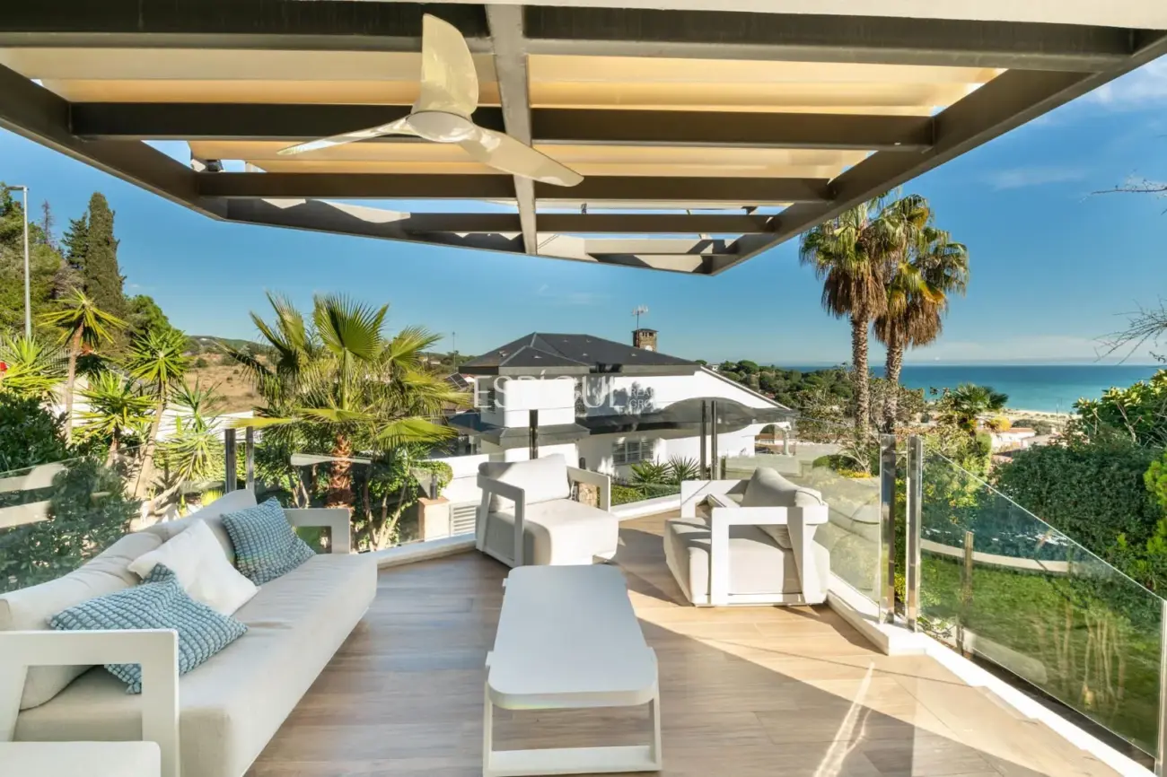 Exklusiver Aussichtspunkt in Arenys de Mar: Licht, Meer und Privatsphäre.