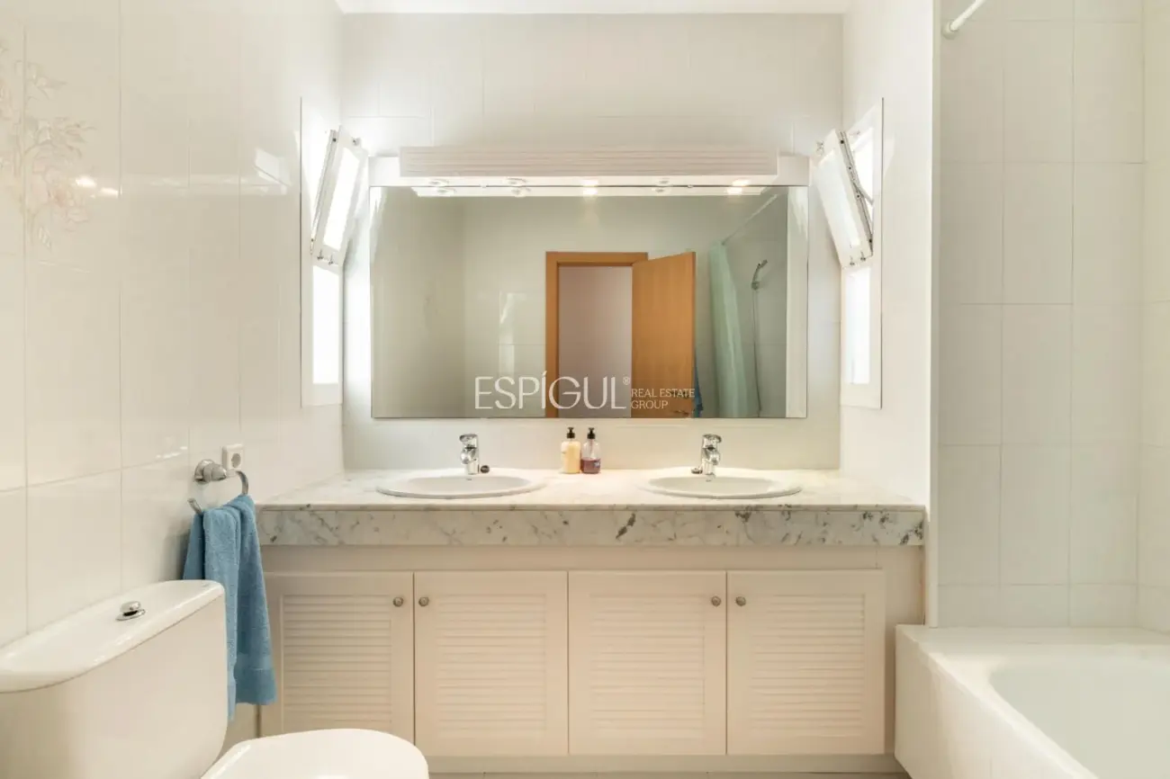 Exklusiver Aussichtspunkt in Arenys de Mar: Licht, Meer und Privatsphäre.