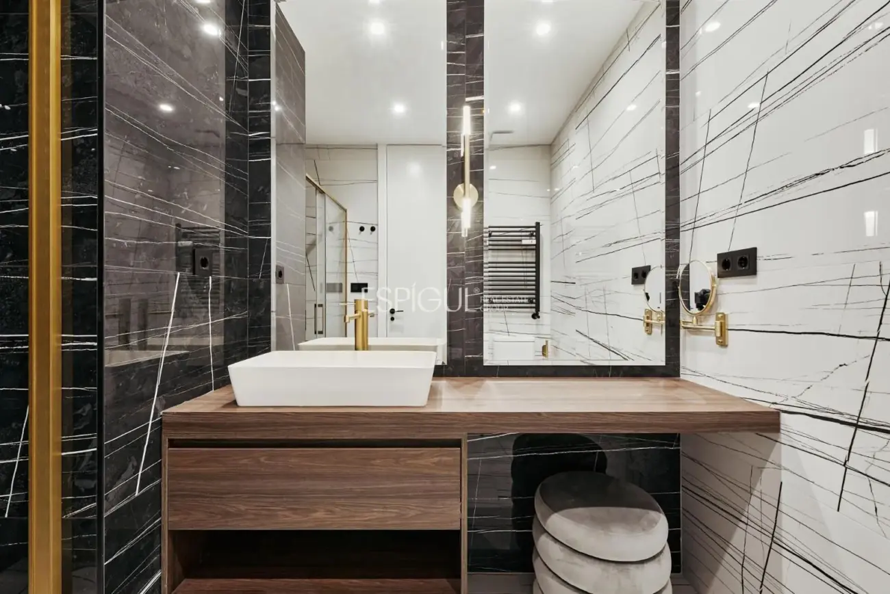 Piso a estrenar en Lista 3 habitaciones con terraza y plaza de garaje.