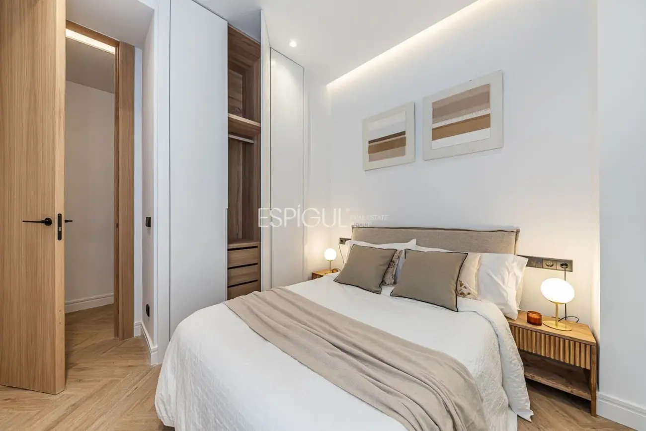 Piso en venta con Plaza de Garaje incluida en el precio en Chueca, Centro.