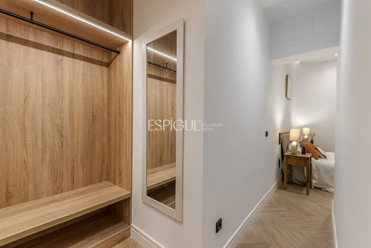 Piso en venta con Plaza de Garaje incluida en el precio en Chueca, Centro.