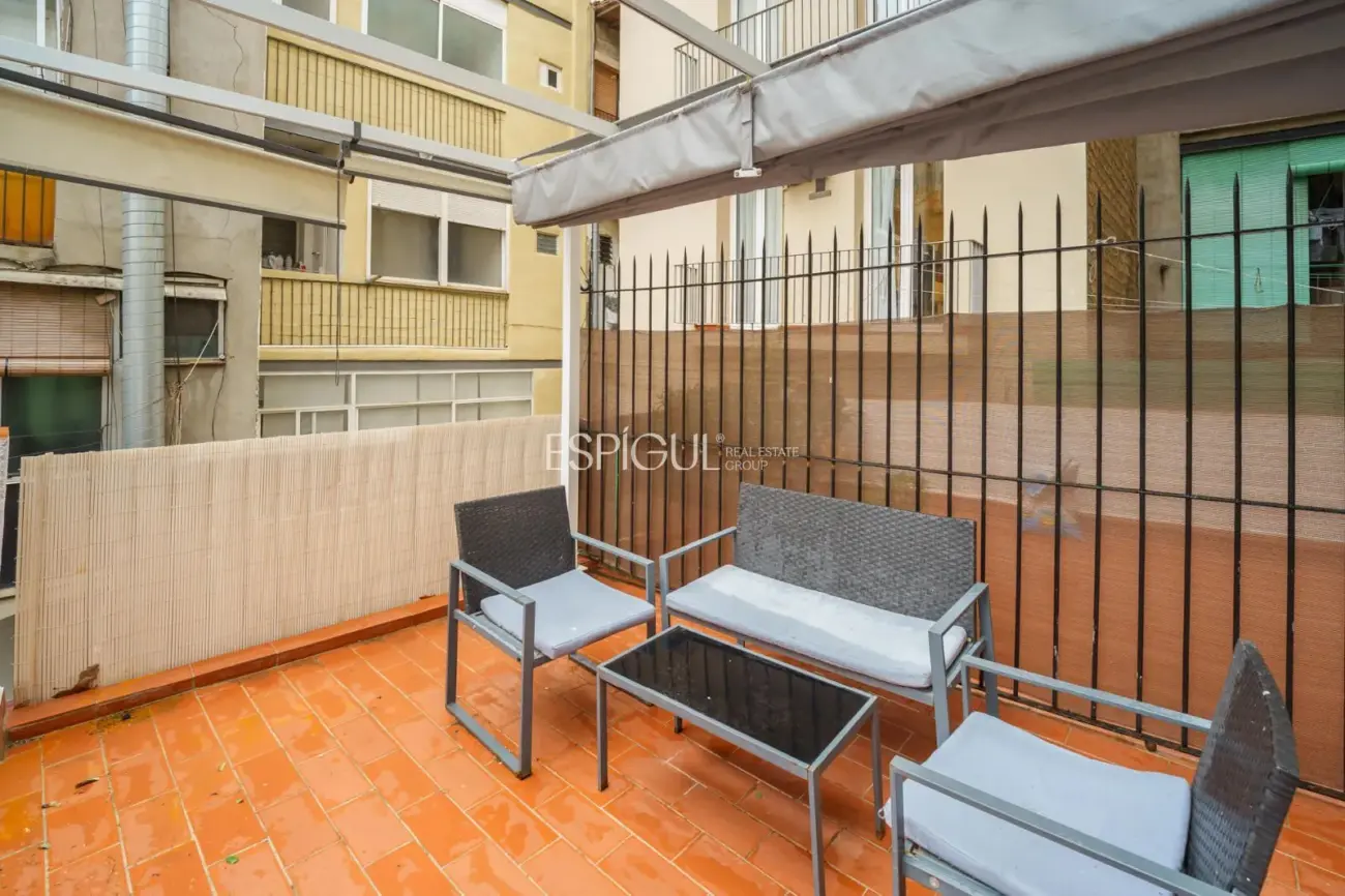 Pis en venda amb terrassa a la Sagrada Família