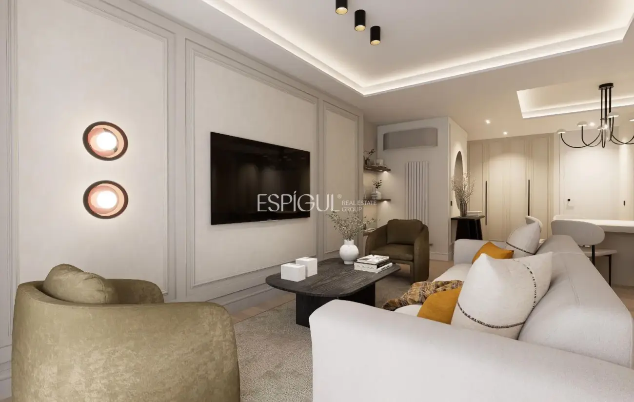 Renovated exterior apartment for sale on Lagasca street, Castellana.