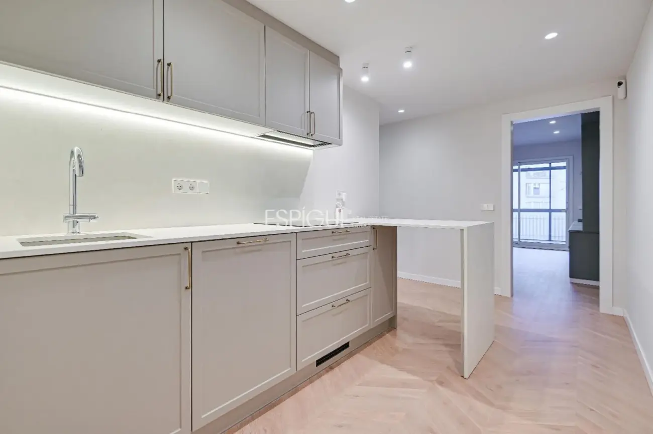 Piso en venta reformado en Les Corts