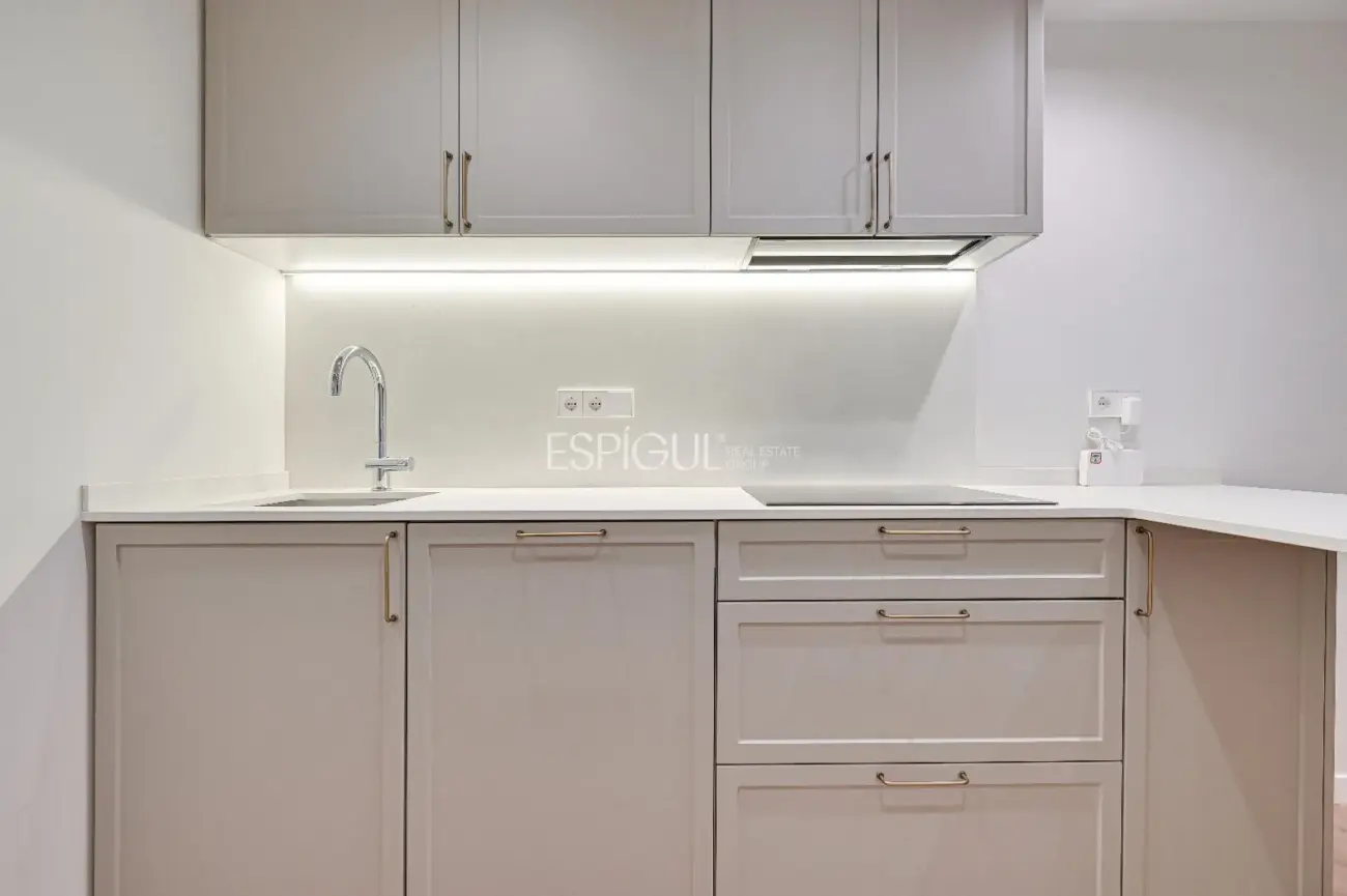 Piso en venta reformado en Les Corts