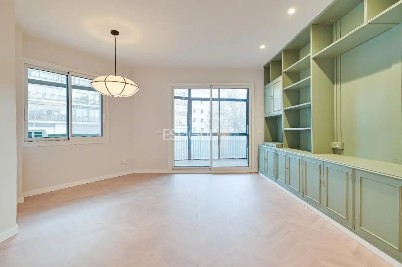 Piso en venta reformado en Les Corts