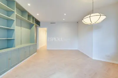 Piso en venta reformado en Les Corts