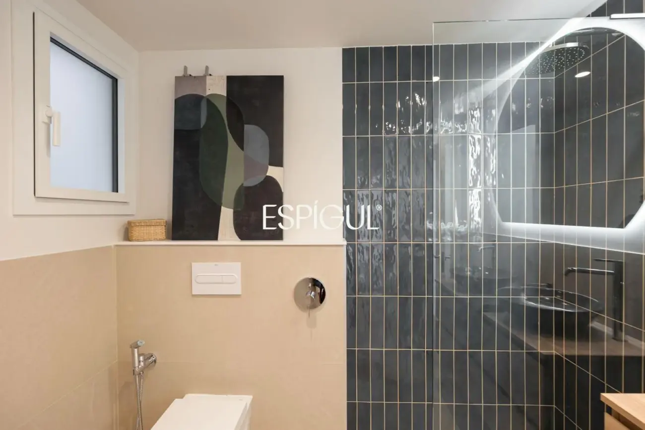 Renovated apartment for sale in Les Corts