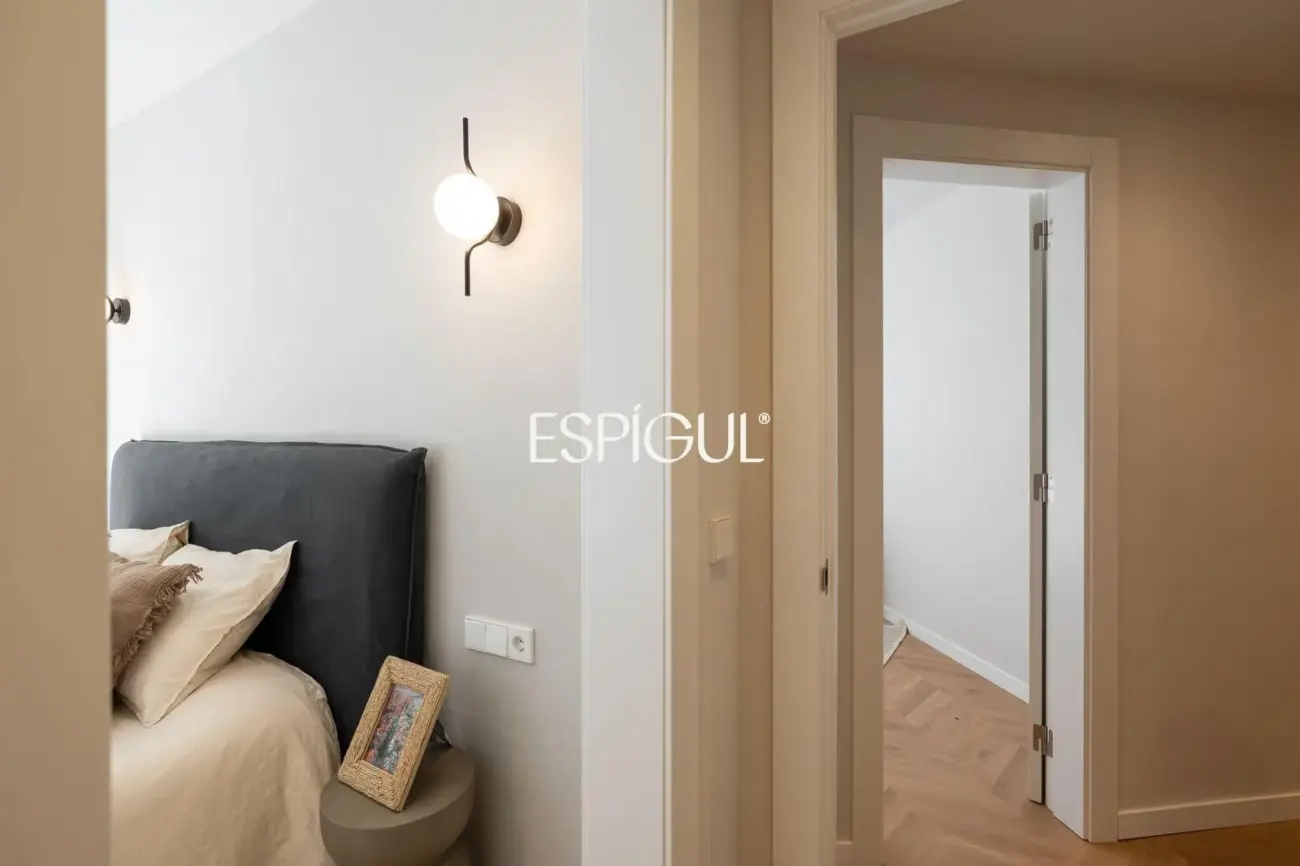 Renovated apartment for sale in Les Corts