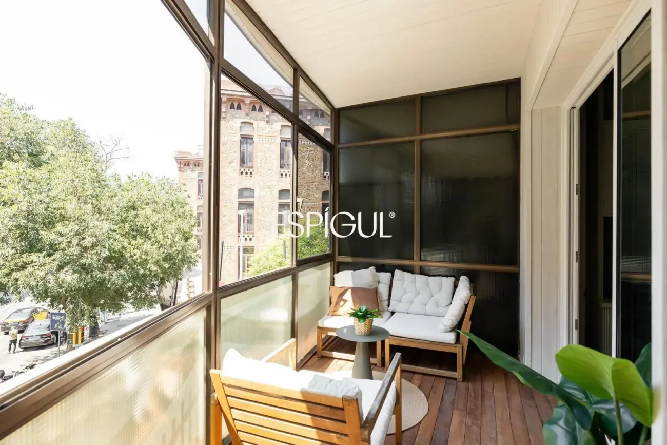 Renovated apartment for sale in Les Corts