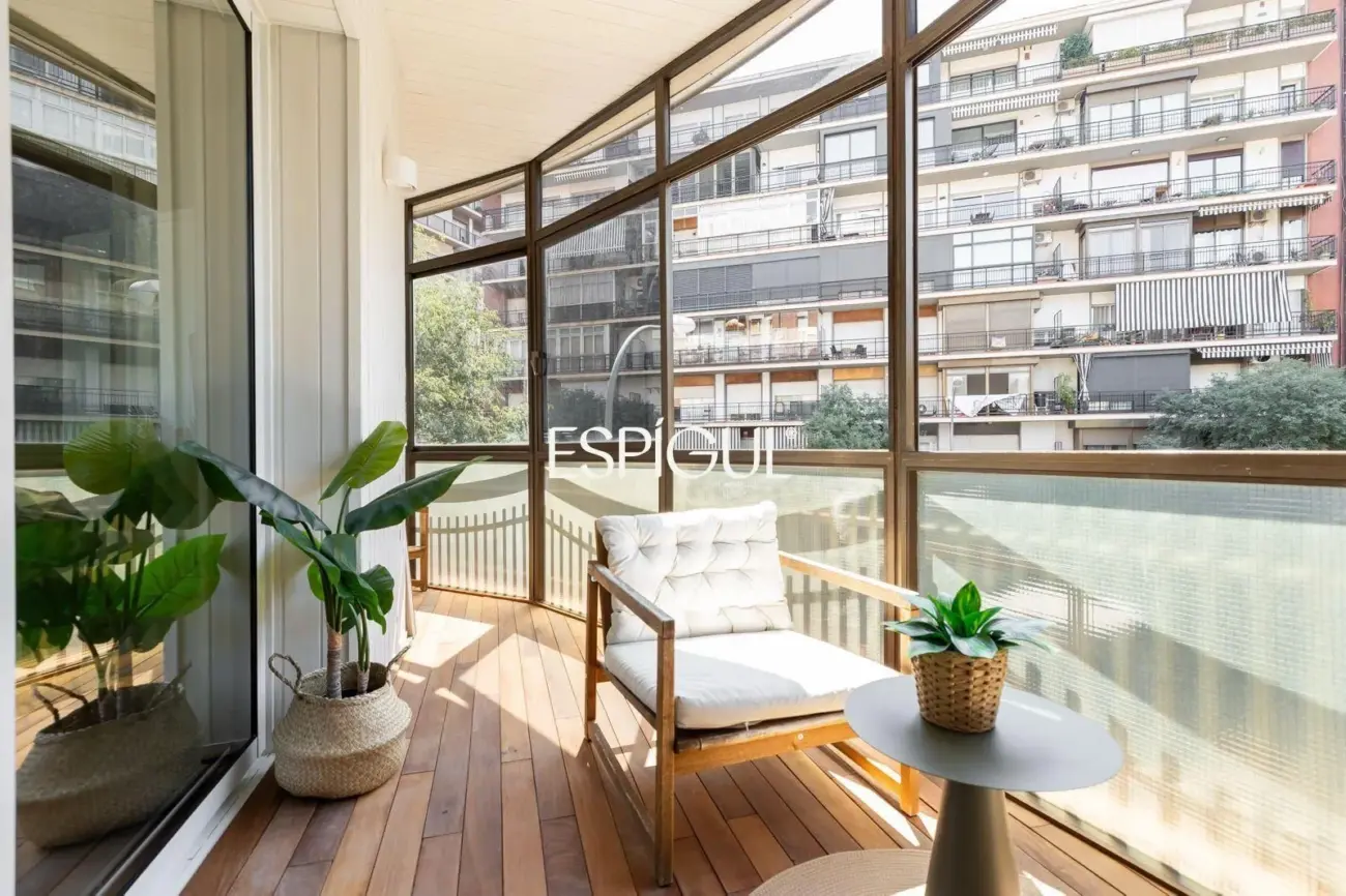 Renovated apartment for sale in Les Corts