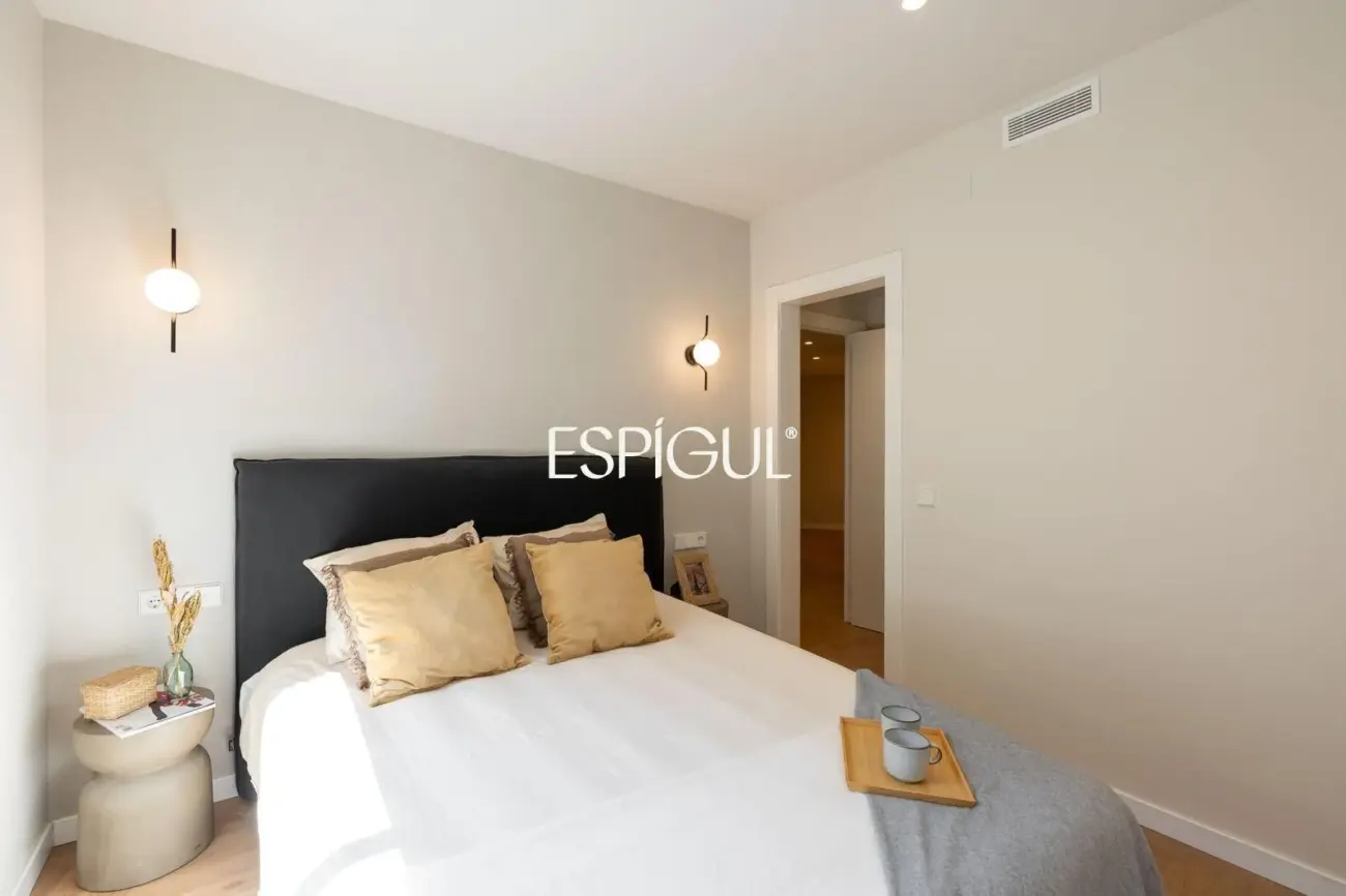 Renovated apartment for sale in Les Corts