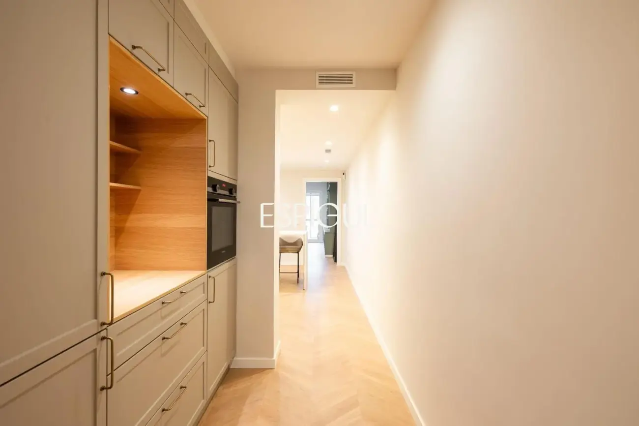 Renovated apartment for sale in Les Corts
