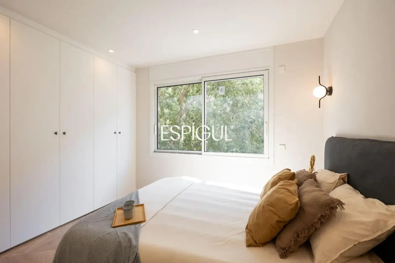 Renovated apartment for sale in Les Corts