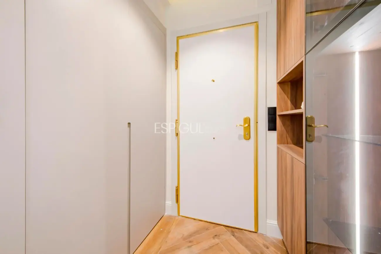 Piso en venta reformado en Recoletos