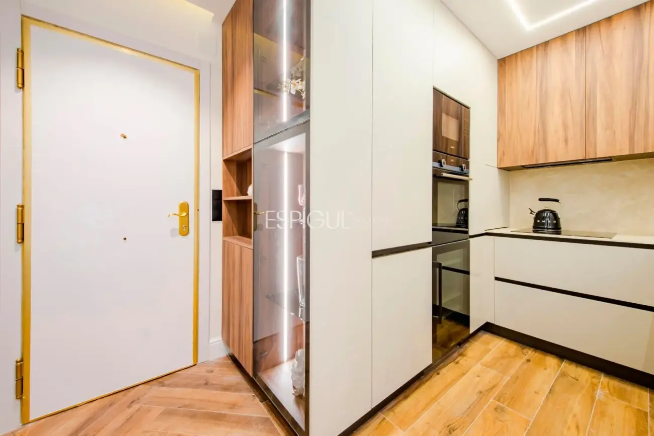 Piso en venta reformado en Recoletos