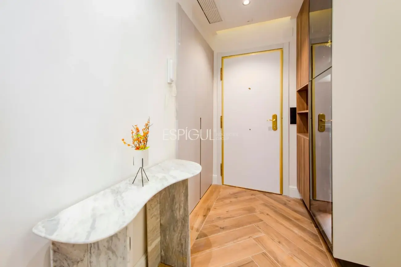 Piso en venta reformado en Recoletos