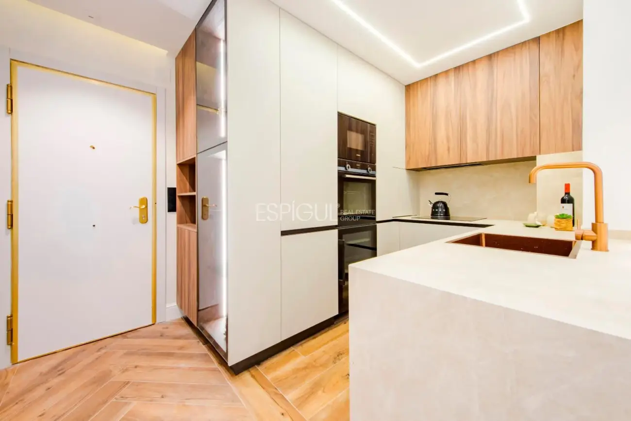 Piso en venta reformado en Recoletos