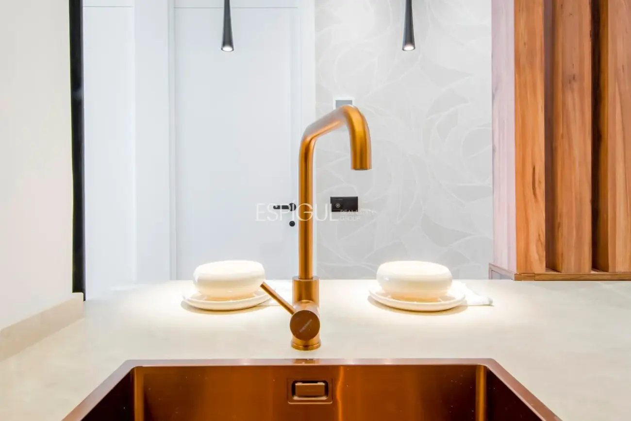 Piso en venta reformado en Recoletos