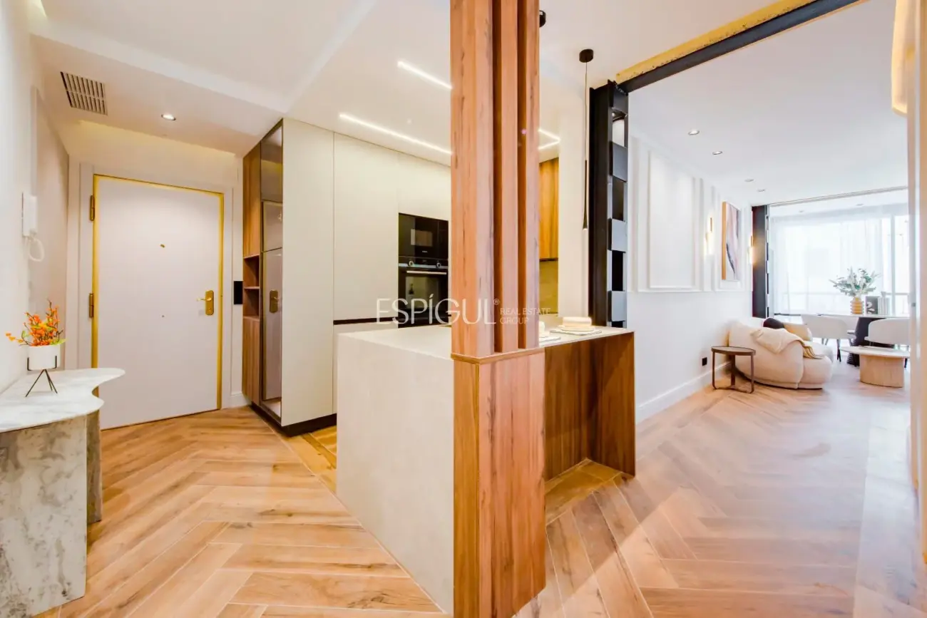 Piso en venta reformado en Recoletos