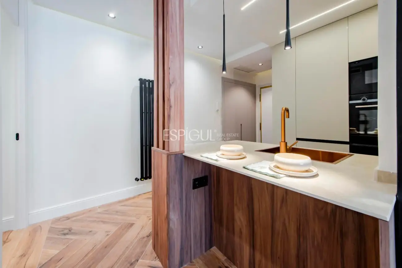 Piso en venta reformado en Recoletos