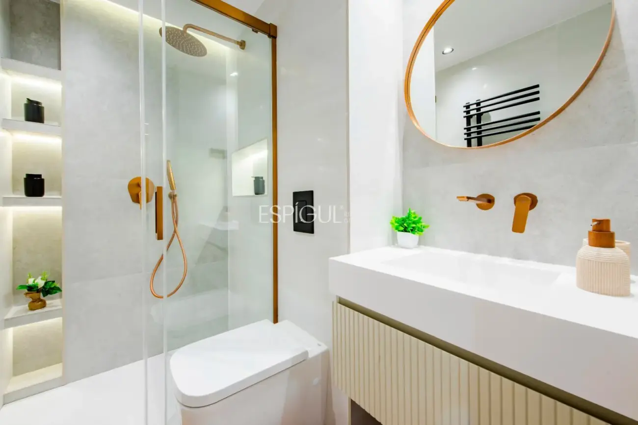 Piso en venta reformado en Recoletos