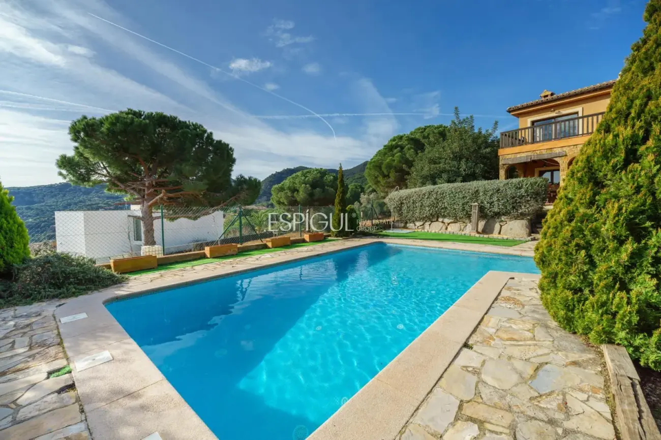 Exclusive Property in Argentona: