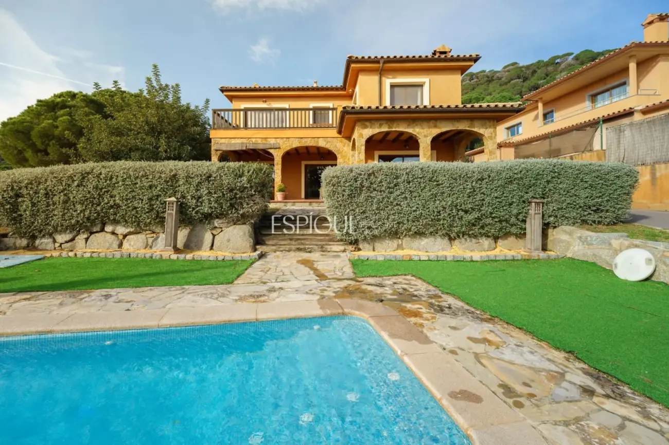 Exclusive Property in Argentona: