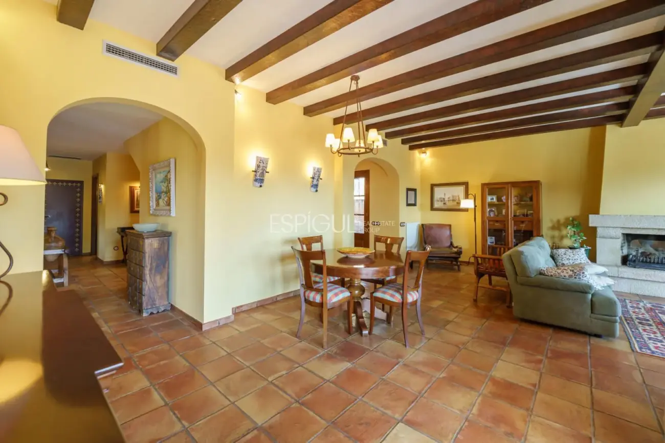 Exclusive Property in Argentona: